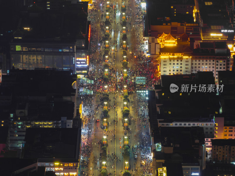 航拍西安钟楼跨年人山人海夜景