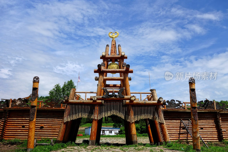 呼伦贝尔蒙兀室韦民族文化园营寨大门