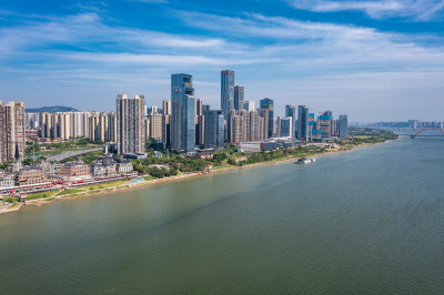 航拍长沙湘江沿岸建筑群风景