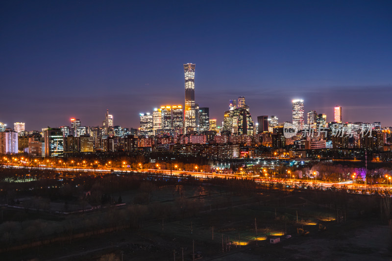 北京夜幕下灯火辉煌的城市夜景全景