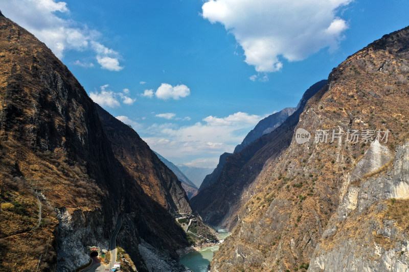 香格里拉上虎跳峡