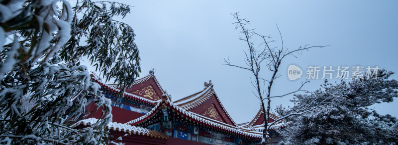 中式古建筑雪景