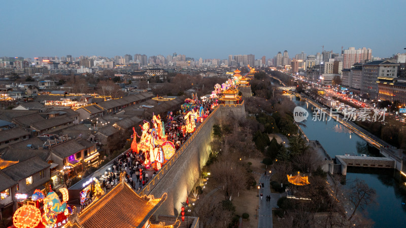 西安新年城墙灯会航拍