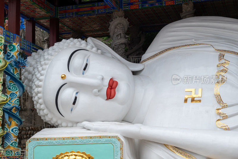 四川绵阳圣水寺户外佛像雕塑