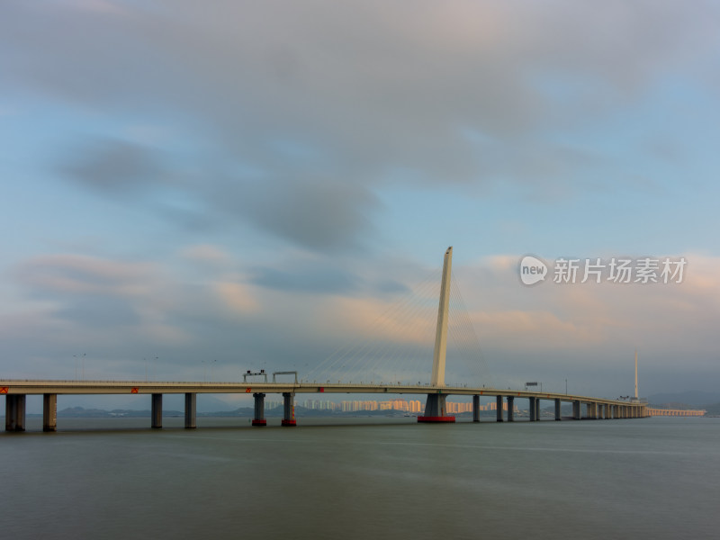 深圳湾公路大桥和云景