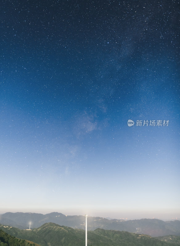 月光下的银河与广西柳州融水群山