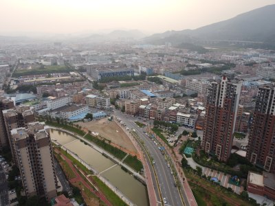 广东东莞：清溪河沿岸住宅小区