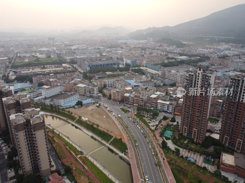 广东东莞：清溪河沿岸住宅小区