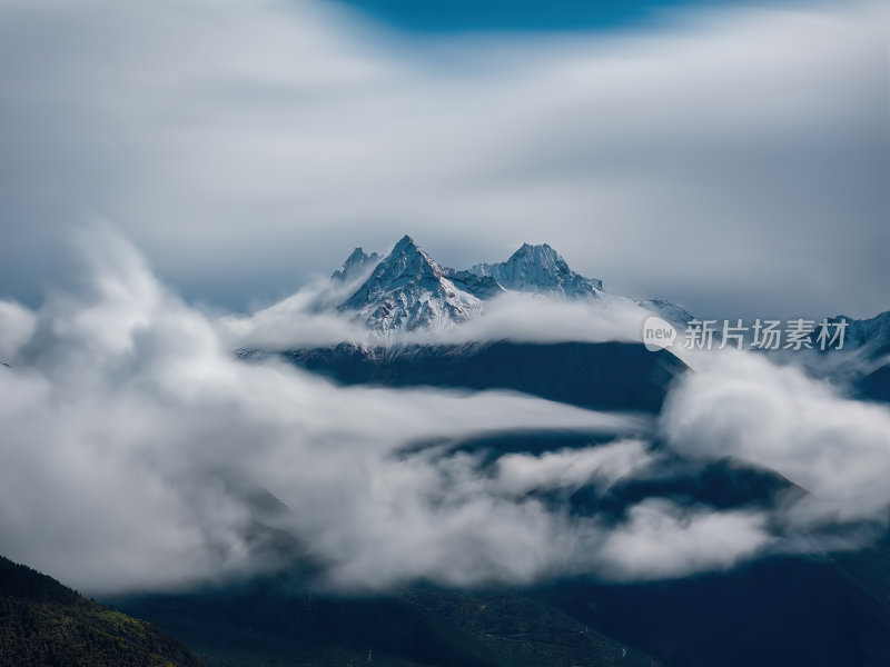 西藏林芝索松村南迦巴瓦峰雪山航拍