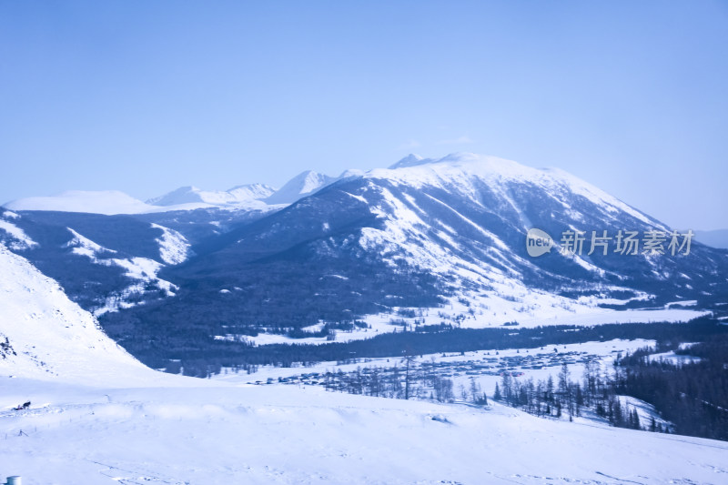 新疆阿勒泰喀纳斯冬季雪景