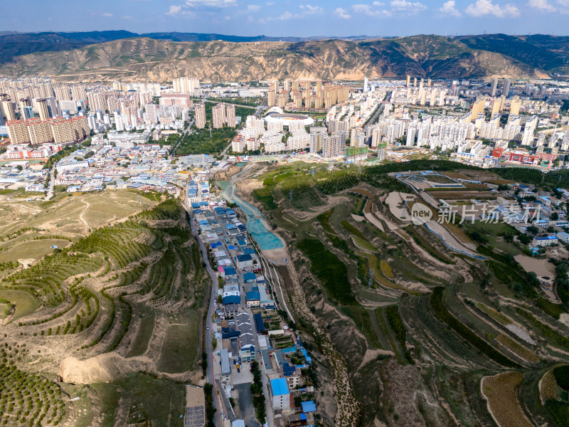 西北地区山区高山种植航拍图