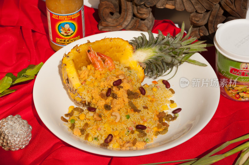 泰式海鲜菠萝炒饭