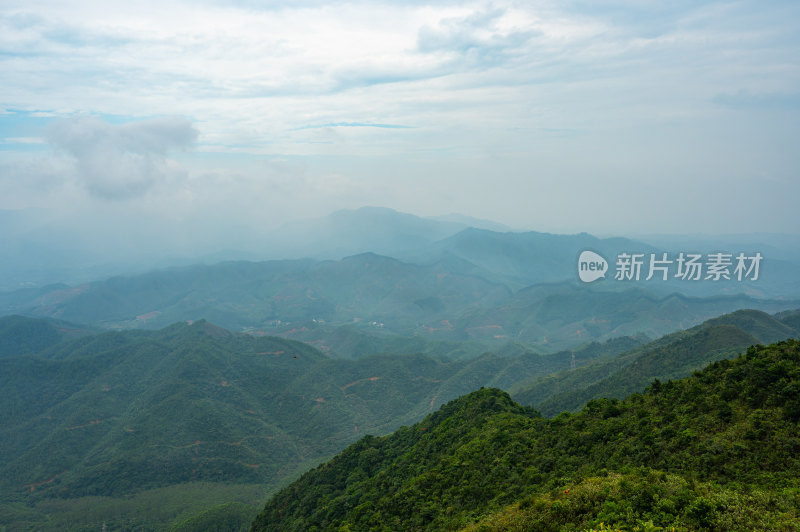 江门隆文老村风车山山顶风景