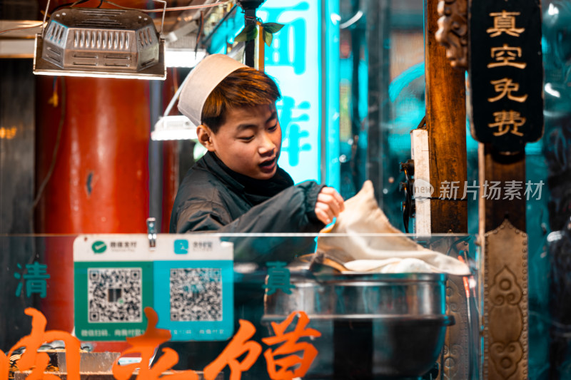 夜市小吃美食人群叫卖