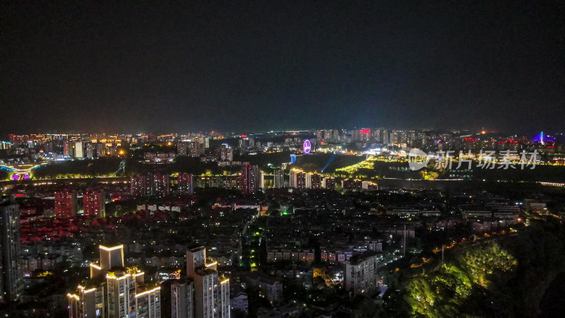 四川泸州城市大道夜景交通航拍图