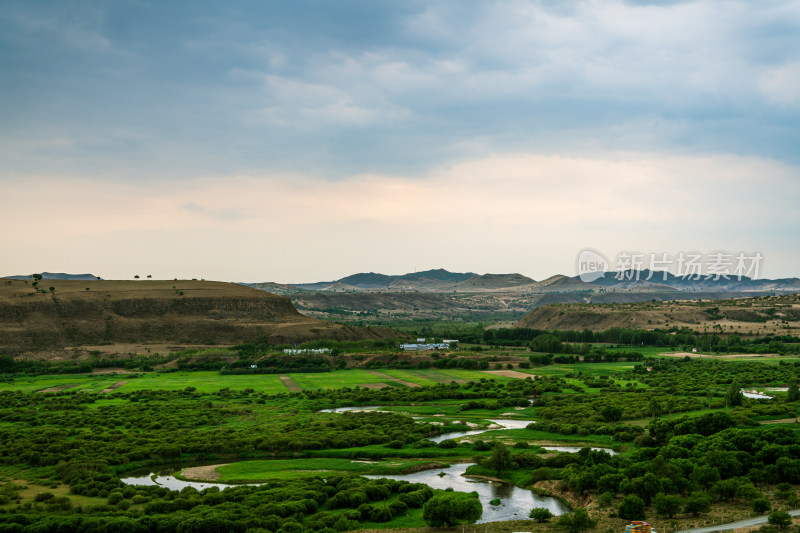 赤峰市克什克腾旗北疆风景大道草原峡谷山路