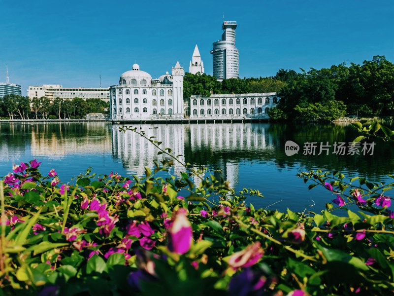 广州市流花湖公园的白色宫殿