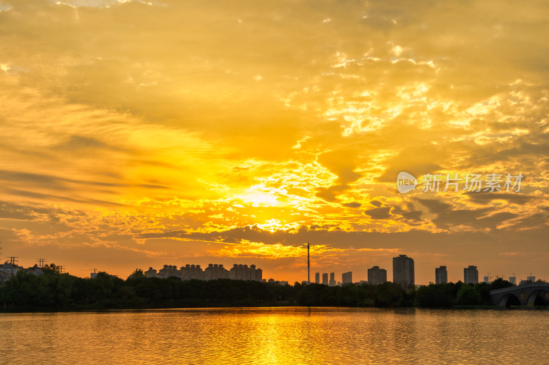 湖北武汉金银湖夕阳景色