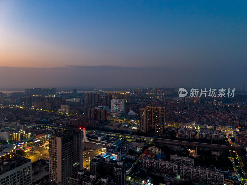 湖南岳阳晚霞夜景航拍图