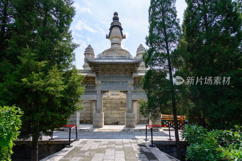 北京西黄寺清净化城塔和石牌坊_DSC0550