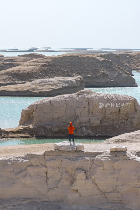 青海海西州乌素特水上雅丹奇异地貌高空航拍