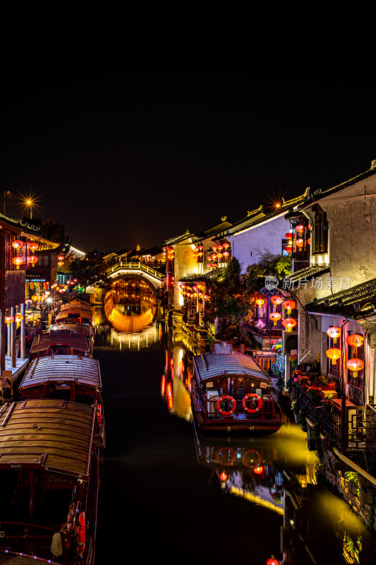 苏州七里山塘山塘街夜景