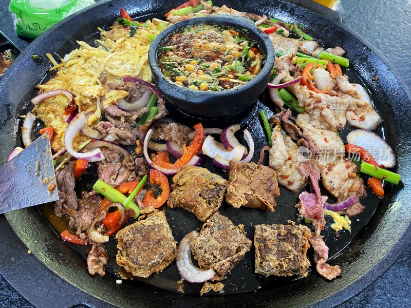 贵州特色烙锅美食