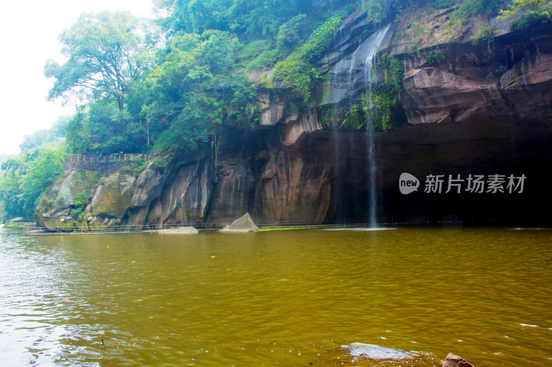 瀑布湖泊溪流风景背景