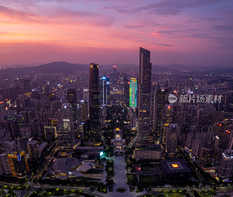 暮色下的广州城市风光与地标广州塔全景