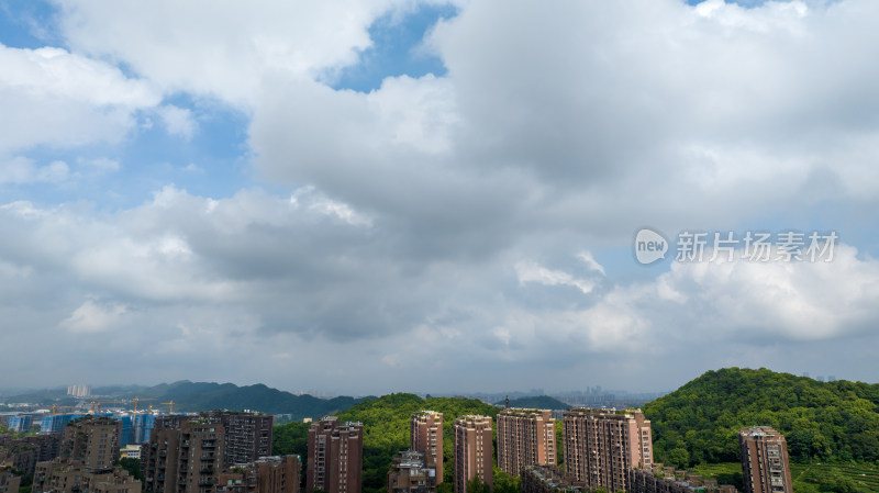 暴雨来临前的杭州城市风光