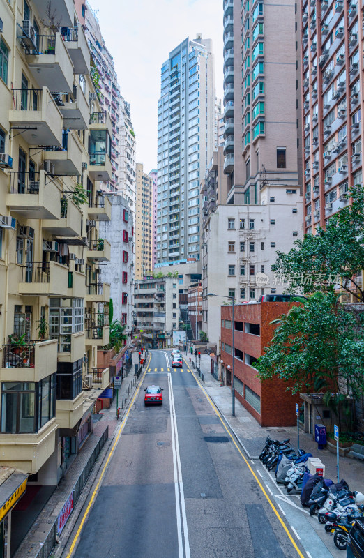 香港中环CBD城市公路与高楼建筑