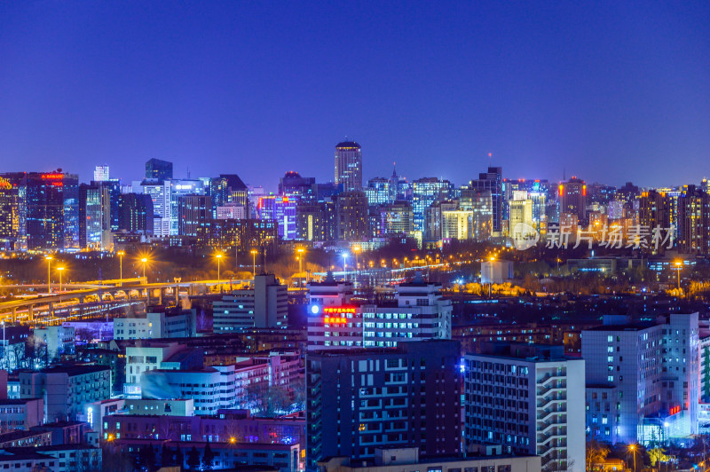 北京城市天际线夜景蓝调全景图