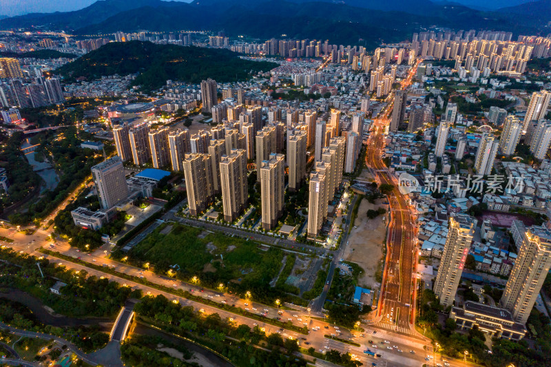 福建龙岩城市夜景航拍摄影图