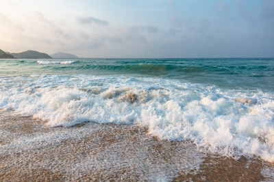 三亚海滨沙滩海浪