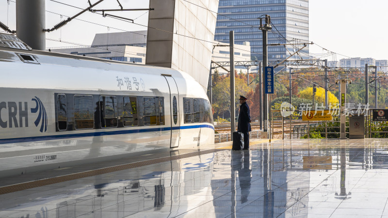 和谐号高铁站台场景展示