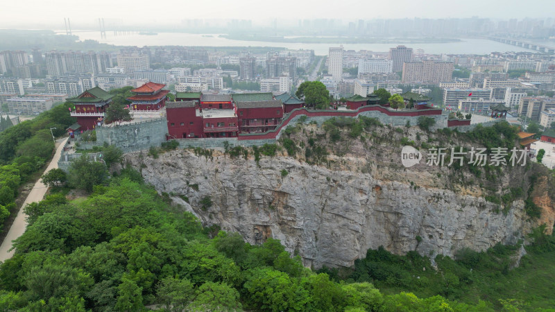 航拍湖北襄阳真武山