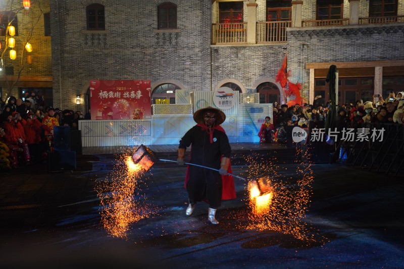 威海市环翠区栖霞街蛇年春节火壶表演