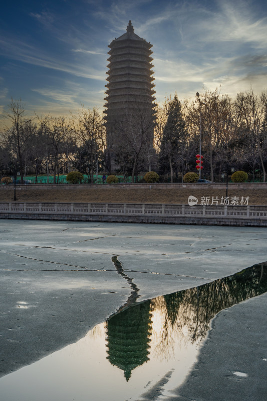 慈寿寺塔冬季冰面