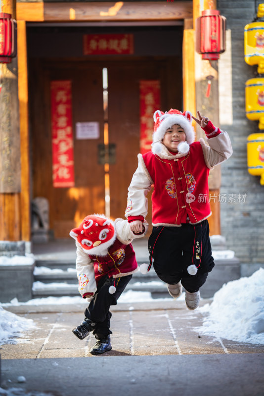 中国传统新年春节儿童红色可爱喜庆服装