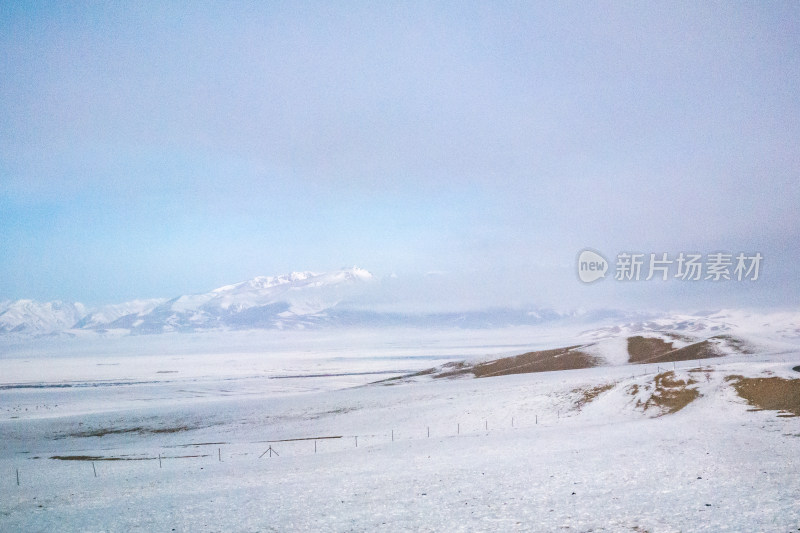 新疆巴音布鲁克草原冬季雪景航拍