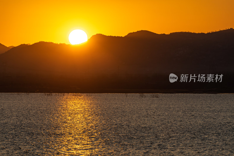 山东济宁邹城孟子湖黄昏日落景观