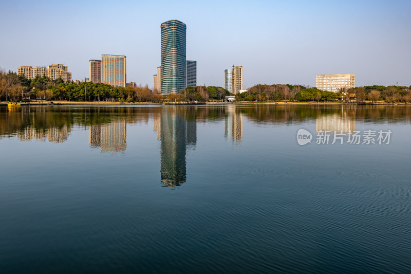 上海汽车博览公园清江湖倒影