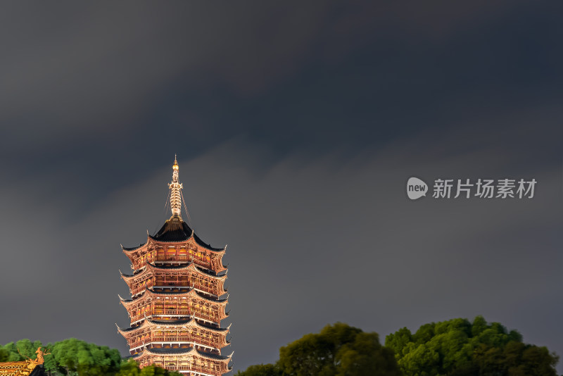 苏州城市夜景航拍，历史北寺塔标志建筑