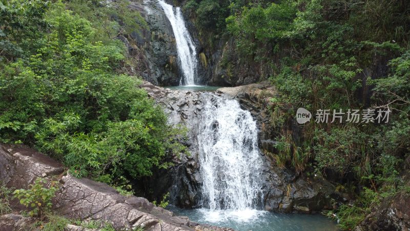 广东东莞：银瓶山森林公园清溪景区瀑布