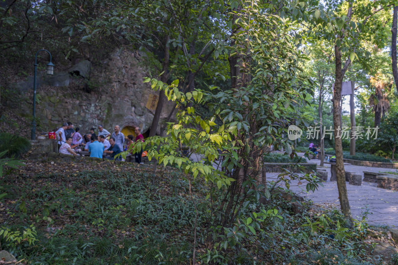 杭州宝石山景区栖霞洞景点