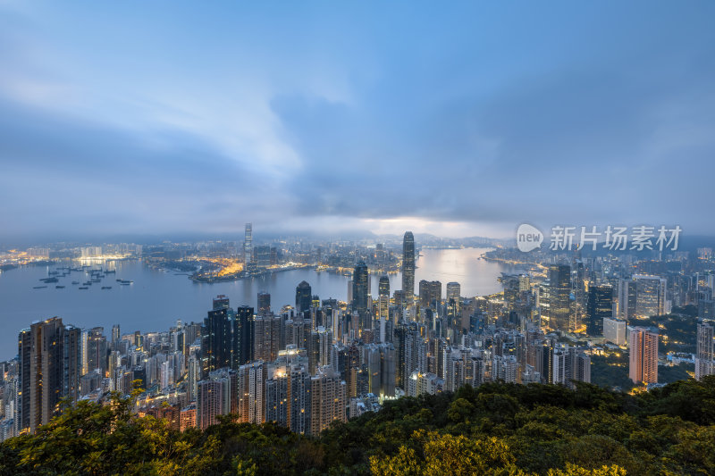 香港维多利亚港CBD中环日出繁华都市