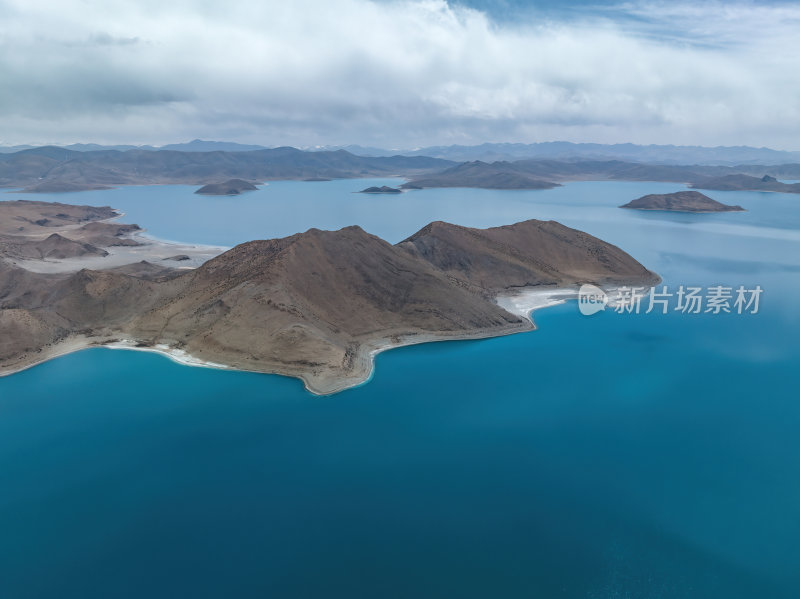 西藏山南羊卓雍措圣湖神湖蓝色高空航拍