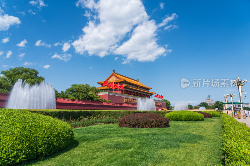 北京天安门城楼前音乐喷泉表演
