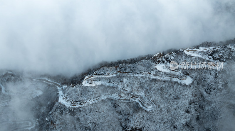 高山雪后云海道路航拍