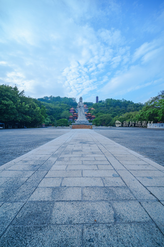 广州南沙天后宫景区广场天后圣像雕塑